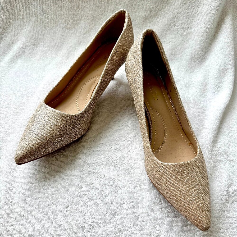 Champagne Gold Kitten Heel Pumps by Dream Pairs Size 8 M